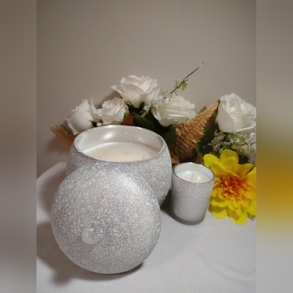 Promotion 🎉 Thymes Frasier Fir Glitter Candle Pack Of 2 ( 22 Oz - 2 Oz) - Picture 3 of 4